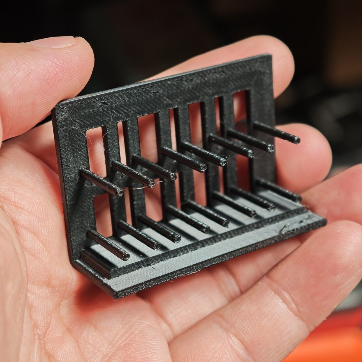 رف عرض الإطارات البلاستيكي الم - مراجعة 3D Printing Table وسعره